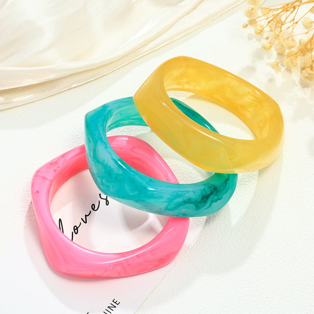 European And American Geometric Blooming Coffee Color Bracelet Resin Arc