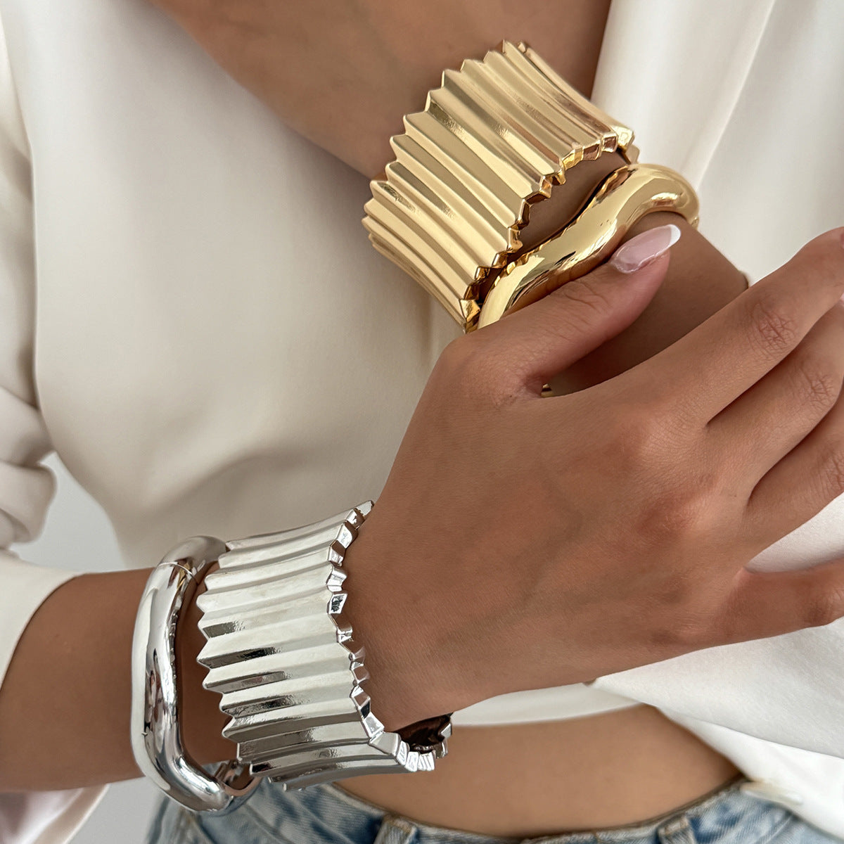 Punk Metal Texture Vertical Pattern Wide Surface Spring Bracelet For Women