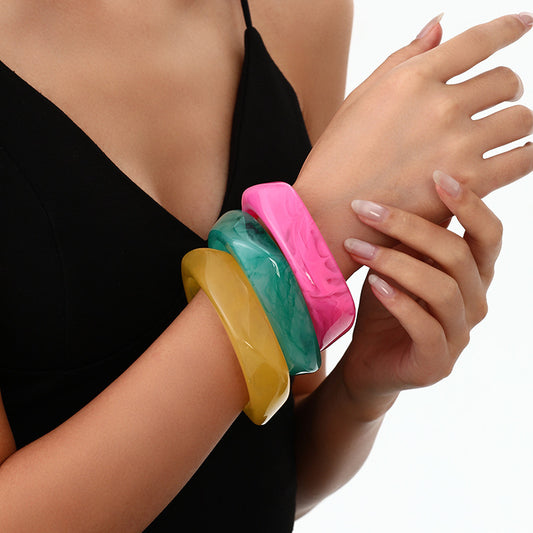 European And American Geometric Blooming Coffee Color Bracelet Resin Arc